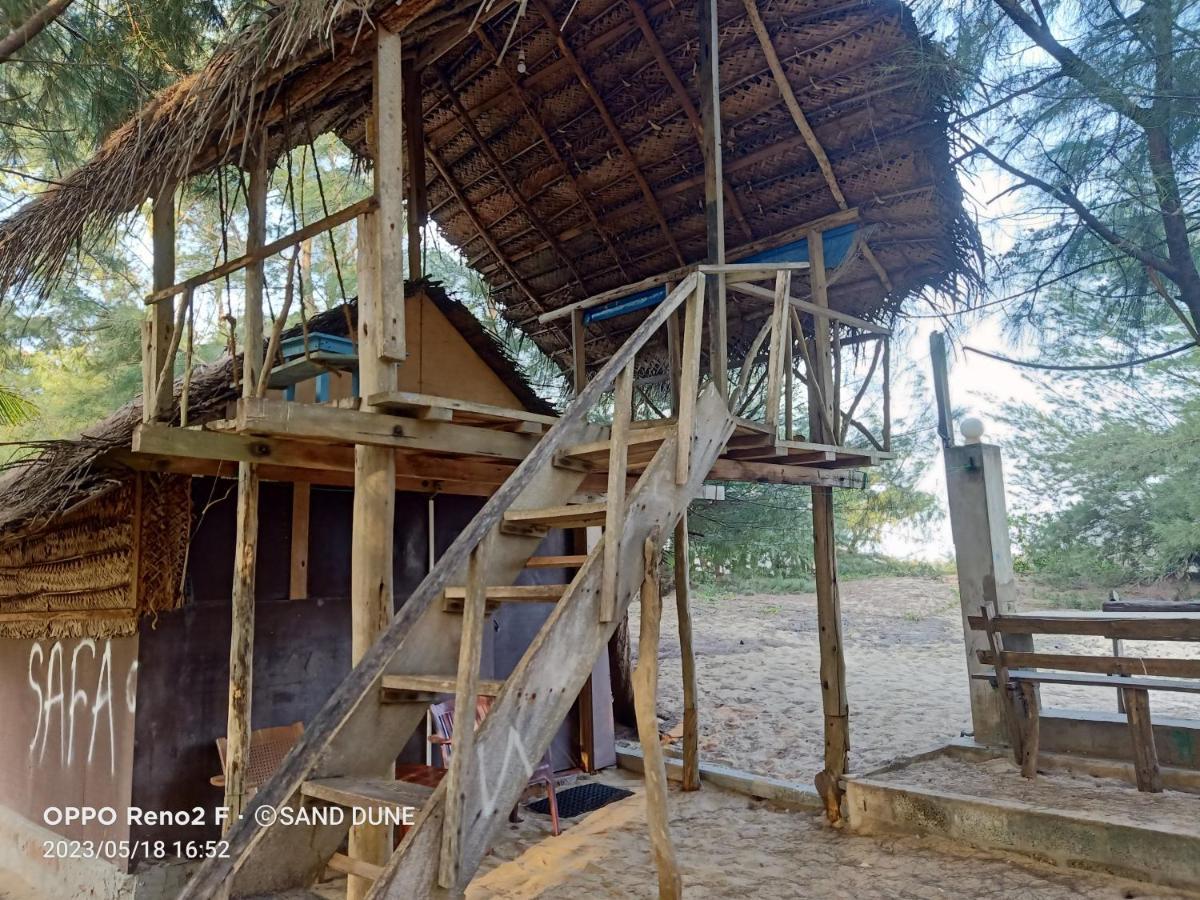 Sand Dune Beach Resort & Surf Camp Baía de Arugam Exterior foto
