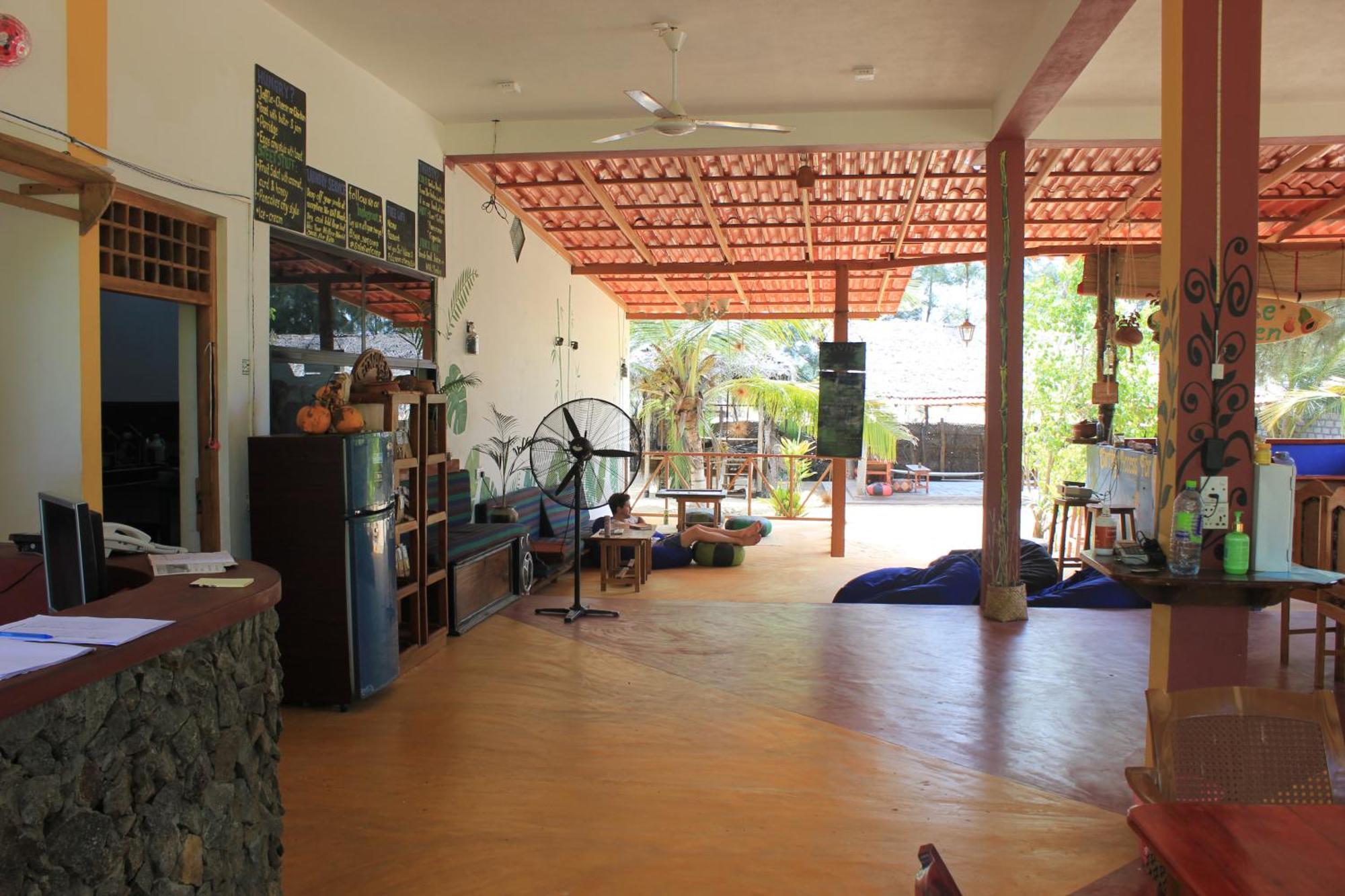 Sand Dune Beach Resort & Surf Camp Baía de Arugam Exterior foto
