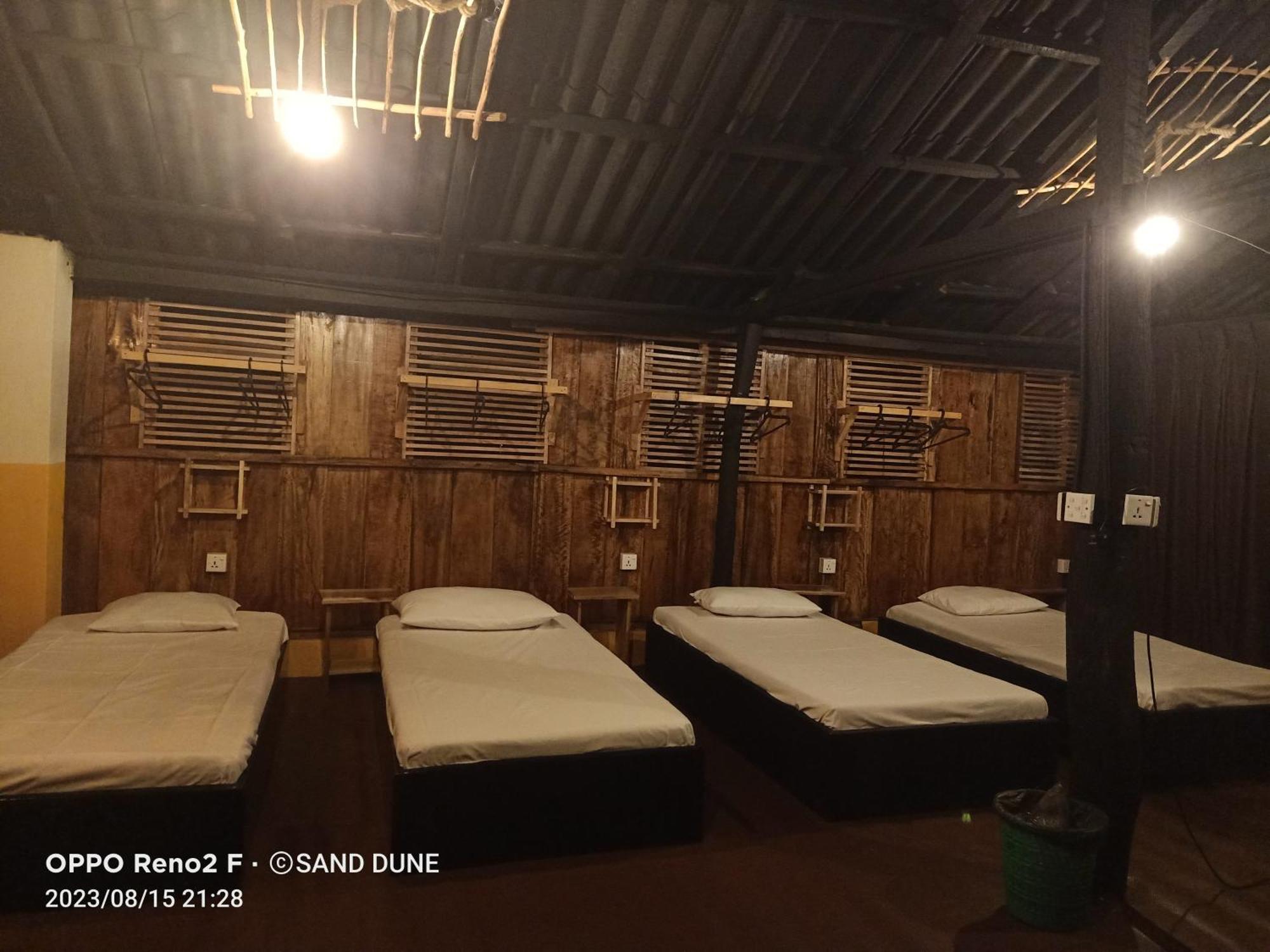 Sand Dune Beach Resort & Surf Camp Baía de Arugam Exterior foto