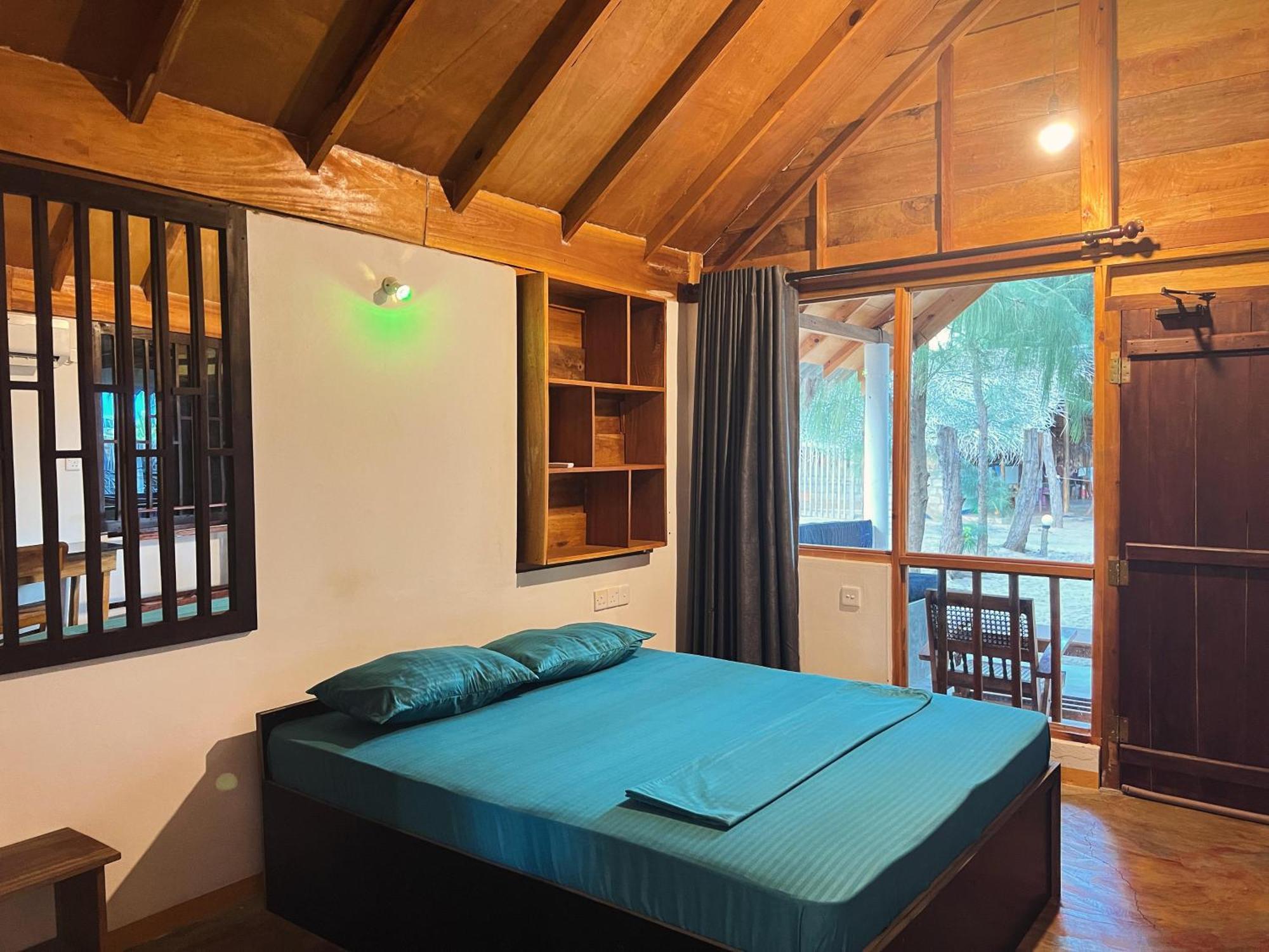 Sand Dune Beach Resort & Surf Camp Baía de Arugam Exterior foto