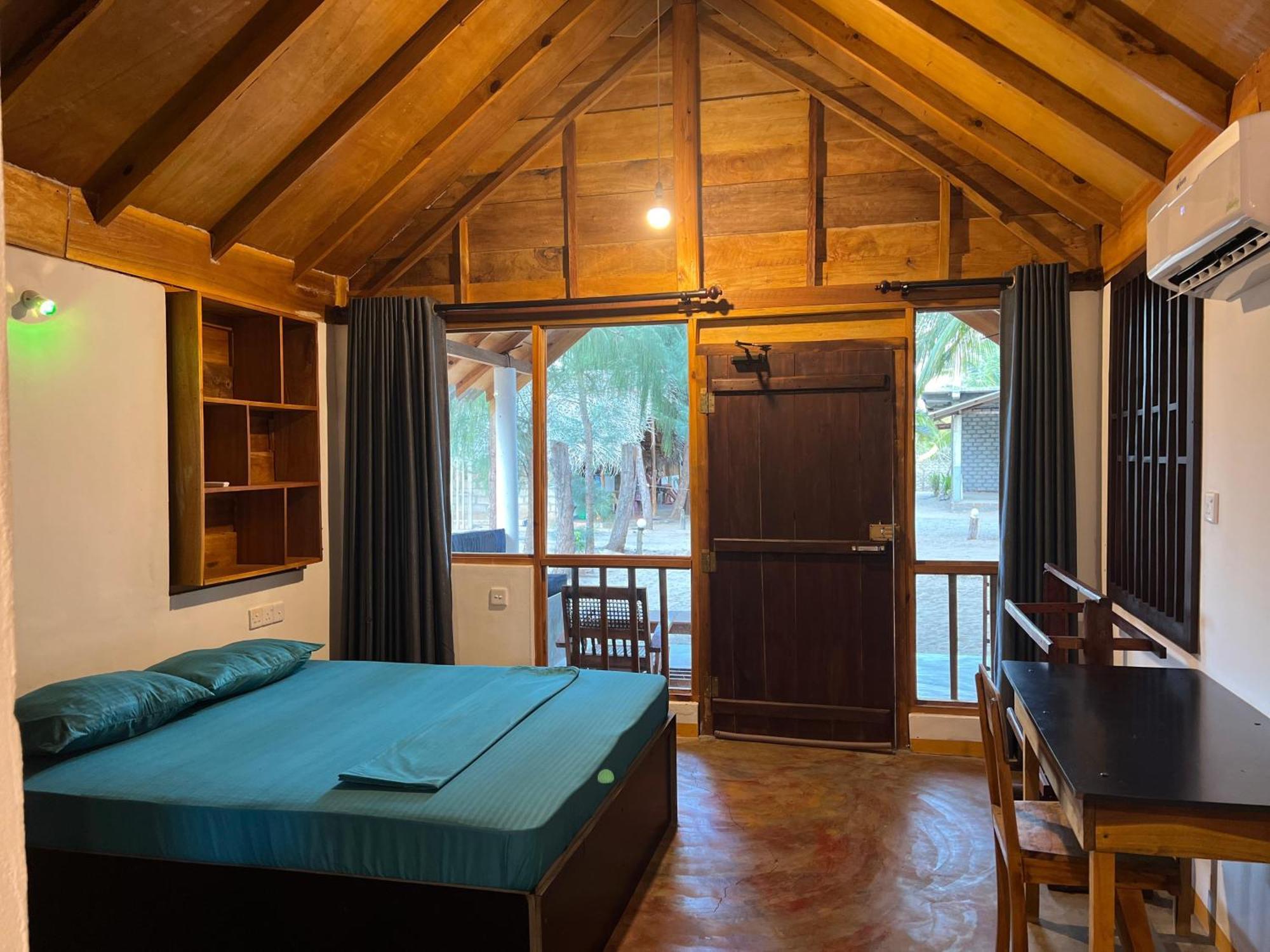 Sand Dune Beach Resort & Surf Camp Baía de Arugam Exterior foto