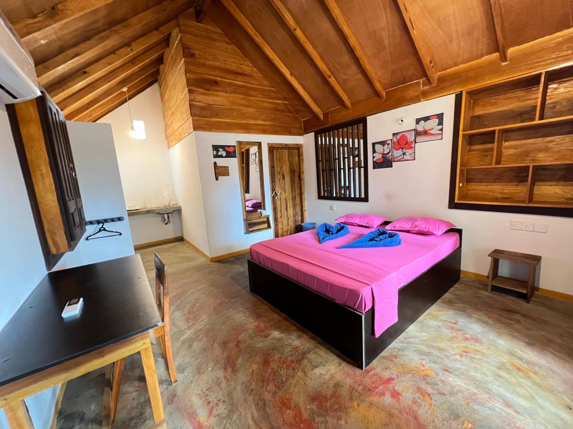 Sand Dune Beach Resort & Surf Camp Baía de Arugam Exterior foto