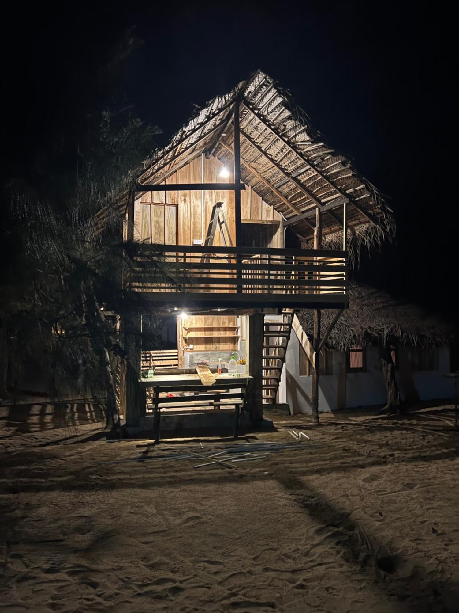 Sand Dune Beach Resort & Surf Camp Baía de Arugam Exterior foto