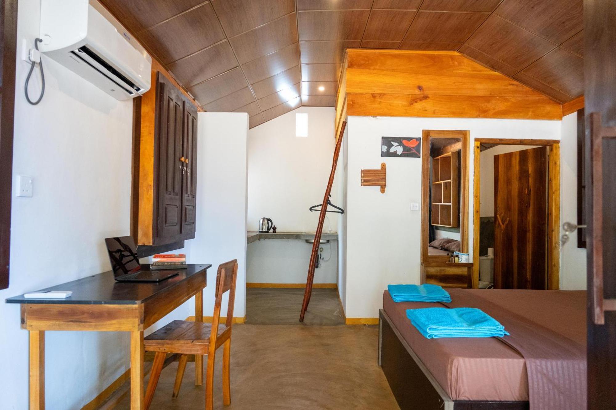 Sand Dune Beach Resort & Surf Camp Baía de Arugam Exterior foto