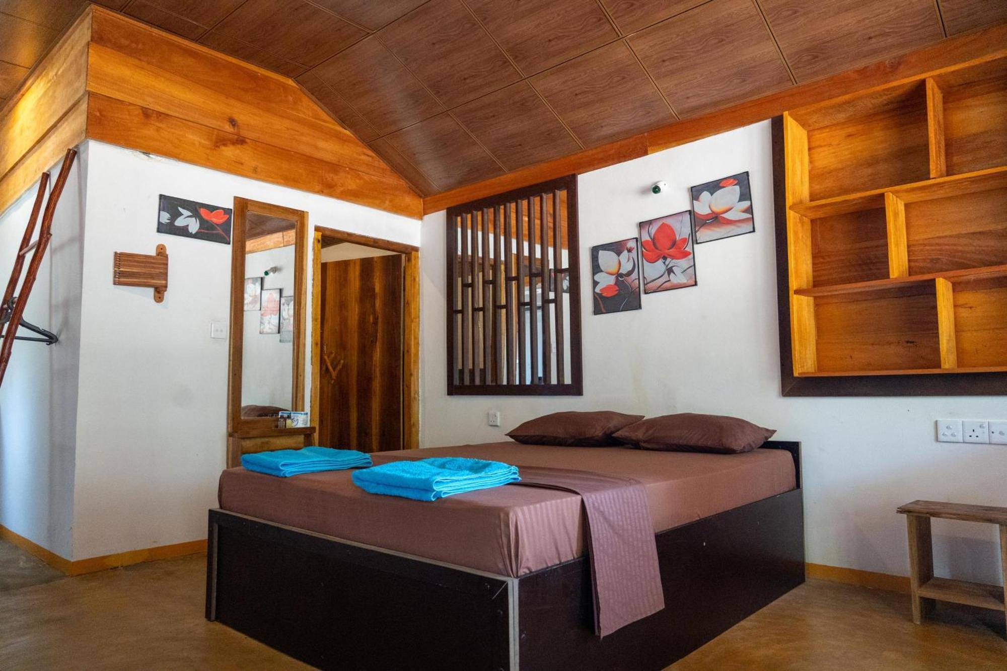 Sand Dune Beach Resort & Surf Camp Baía de Arugam Exterior foto