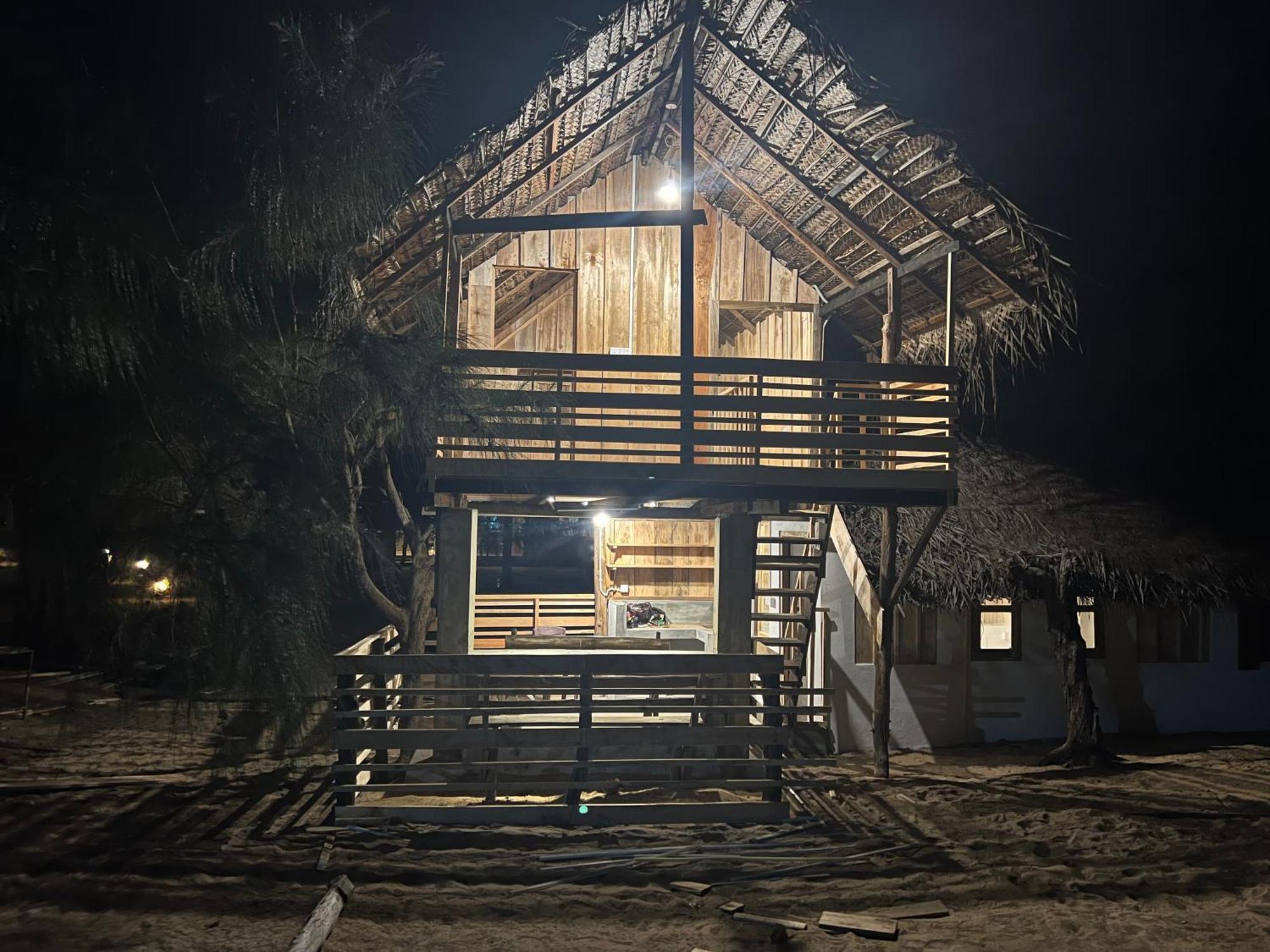 Sand Dune Beach Resort & Surf Camp Baía de Arugam Exterior foto